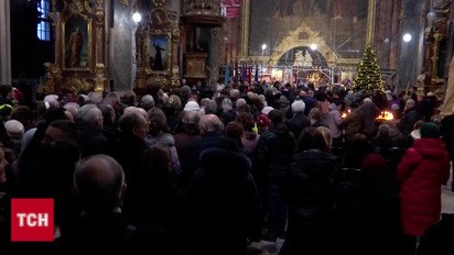 Прощання з Степаном Гігою! Безперервні потоки людей йдуть до церкви у Львові!
