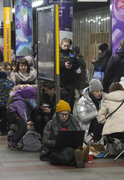 Метро во время тревоги в Киеве.