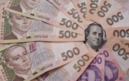 Курс валют на выходные, 28-29 декабря: сколько стоят доллар, евро и злотый