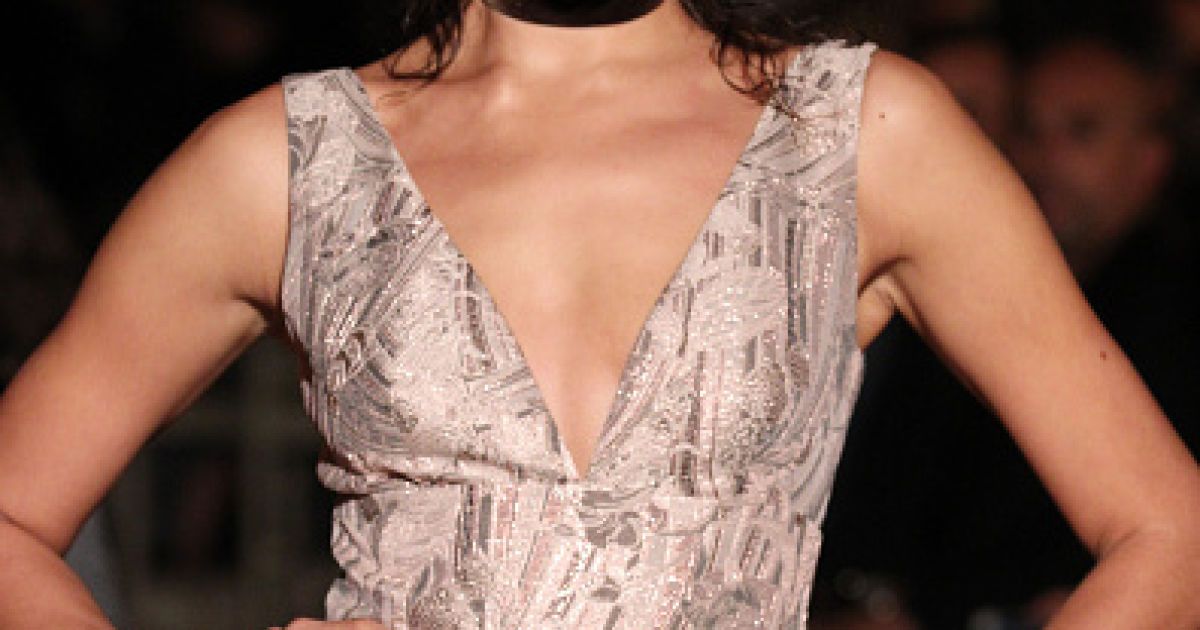 Ирина Шейк на показе GILES LFW SS16