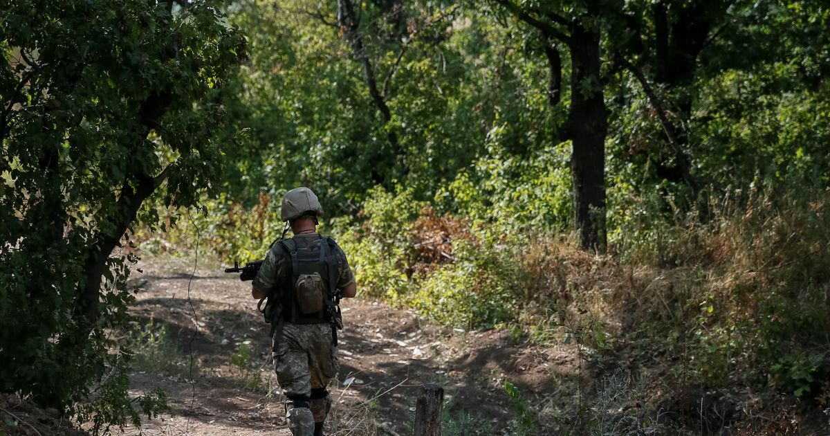 Трагедія на Львівщині: на військового впав вантаж тирсоплити