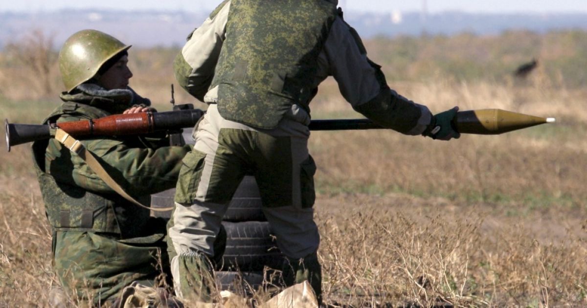 Ситуация на Донбассе обостряется. Боевики массивно применяют бронетехнику