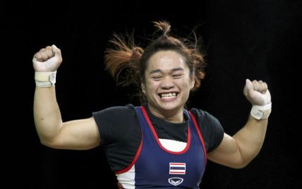 Тайська важкоатлетка виграла "золото" з олімпійським рекордом