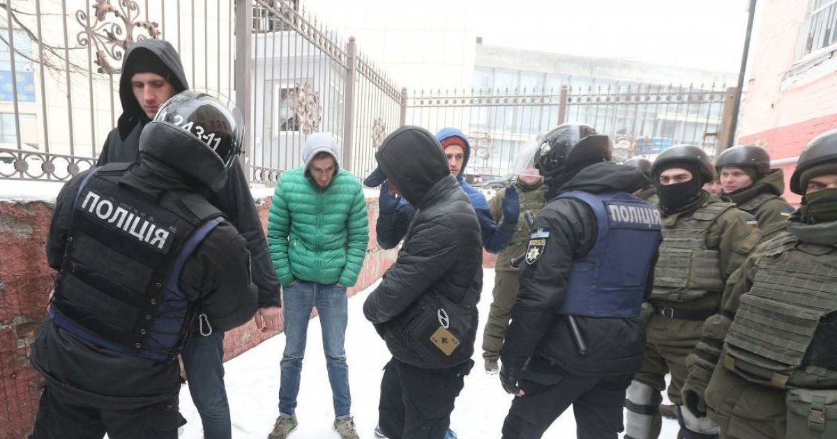 Сутички та стрілянина під Солом'янським судом у справі Труханова_8 / © УНИАН