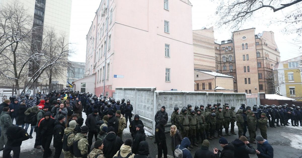Сутички та стрілянина під Солом'янським судом у справі Труханова_6 / © УНИАН