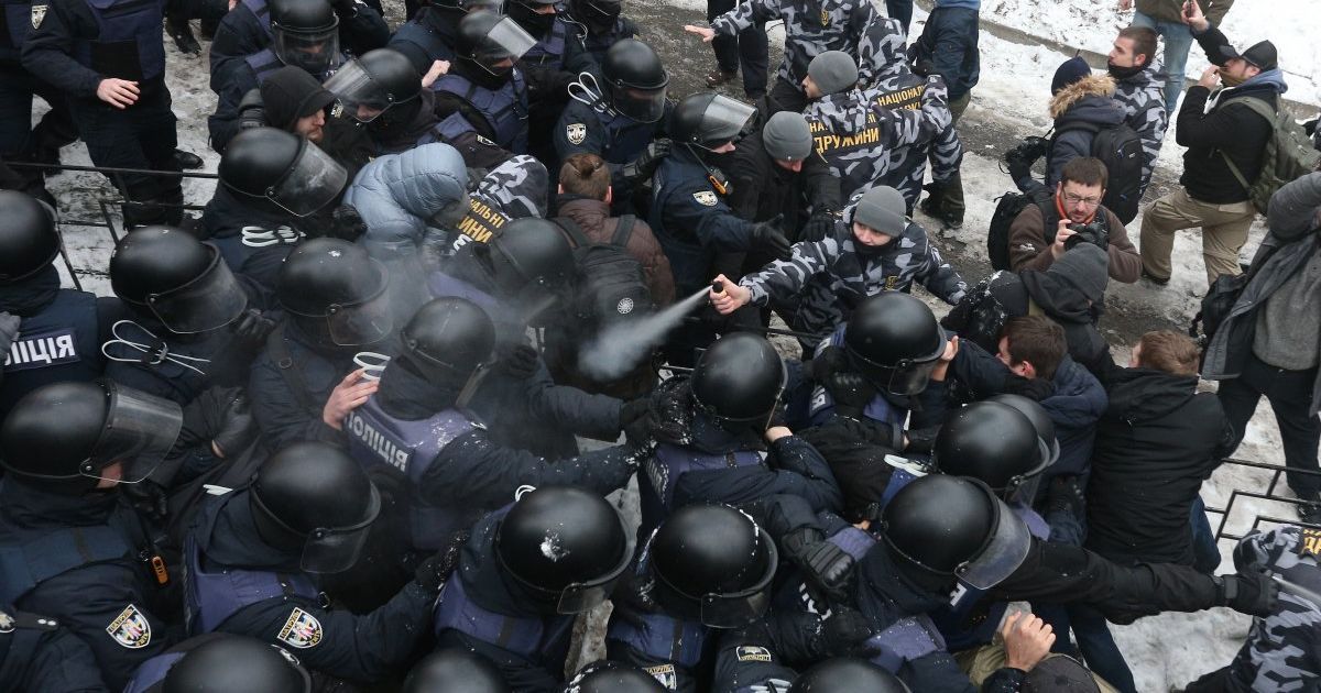 Сутички та стрілянина під Солом'янським судом у справі Труханова_7 / © УНИАН