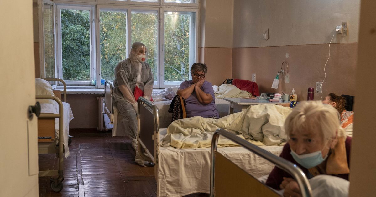 Коронавирус в Украине: сколько стоит переболеть COVID-19 и за что должны платить пациенты