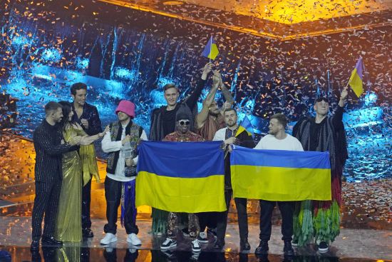 Перемога України та запальна іспанська "Джей Ло": фінал "Євробачення-2022" у фото