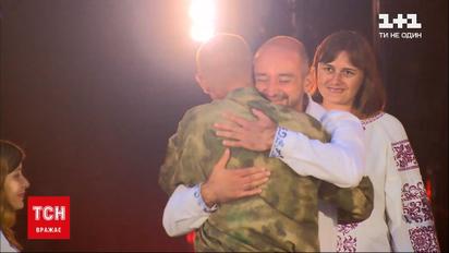 "Окопний хірург" Олександр Данилюк зустрівся з пацієнтами, яким врятував життя