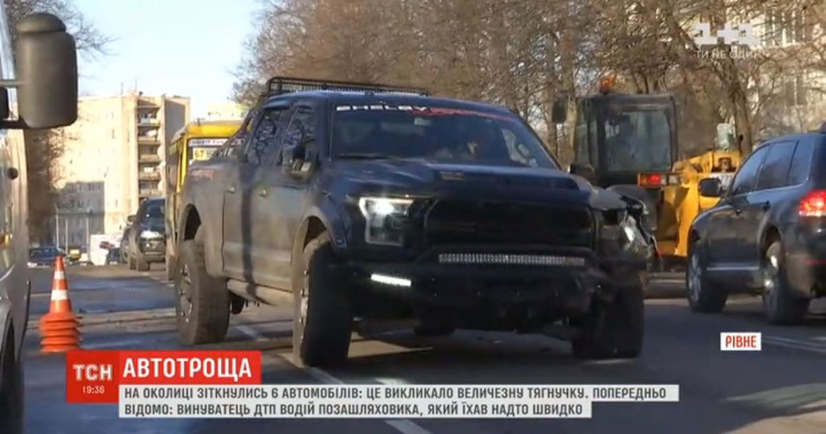 У Рівному водій з ознаками наркотичного сп'яніння спровокував масштабну аварію: що загрожує винуватцеві