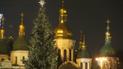 Свято наближається: де і о котрій годині засвітять головні ялинки районів Києва. Інфографіка