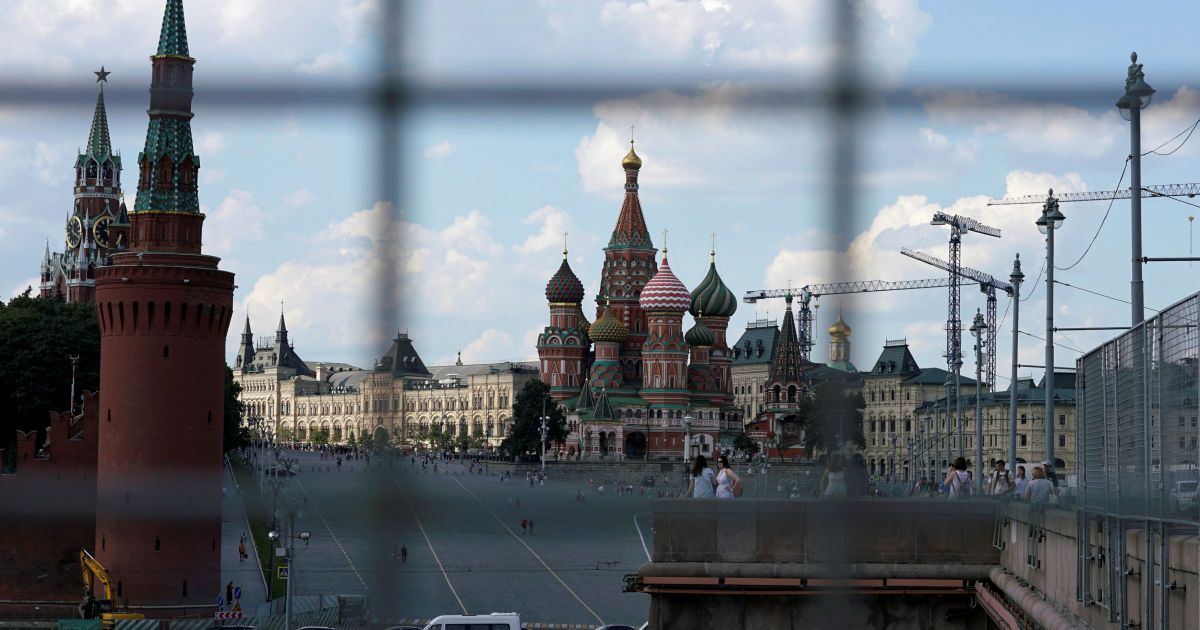 Із США вилетів літак із висланими російськими дипломатами