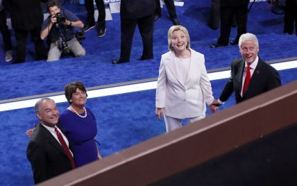 WikiLeaks обнародует "интересную" информацию о кампании Клинтон
