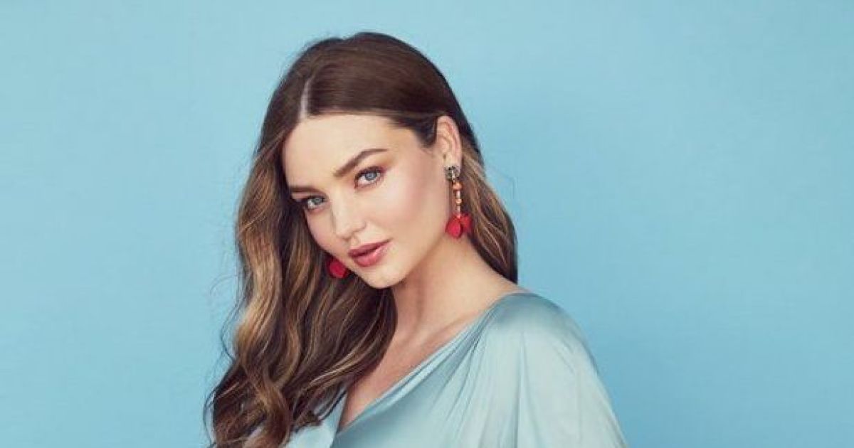 На последних неделях беременности Миранда Керр показала немалый животик в нежной фотосессии