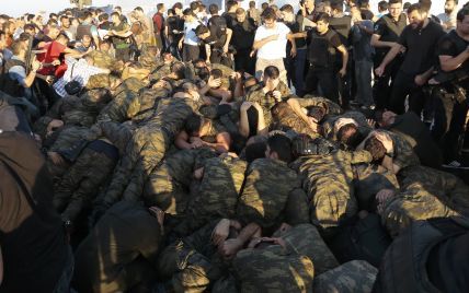 ЗМІ оприлюднили розмову у WhatsApp між турецькими військовими-заколотниками