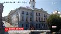 Мужчина с автовышки залез в окно кабинета мэра Черновцов