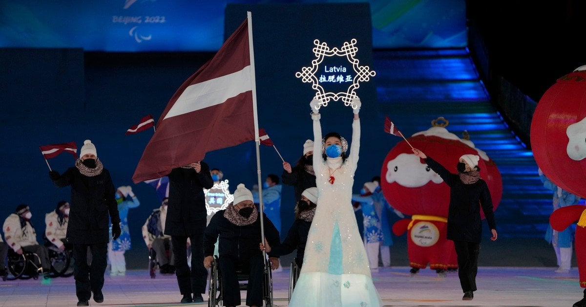 Збірна Латвії на церемонії відкриття Паралімпіади-2022