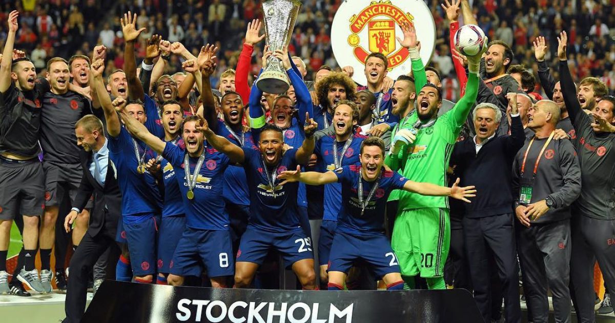 На поле и в раздевалке. Как "Манчестер Юнайтед" отпраздновал свое чемпионство