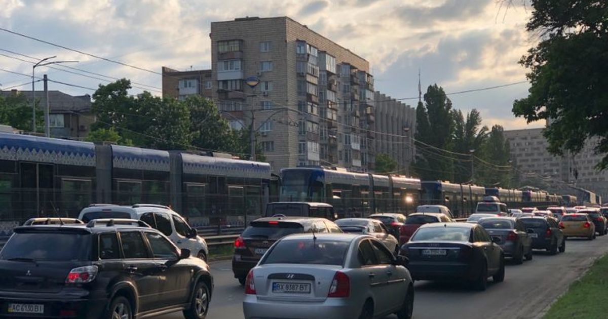 Трамвай зійшов з рейок_1 / © Hromadske.ua
