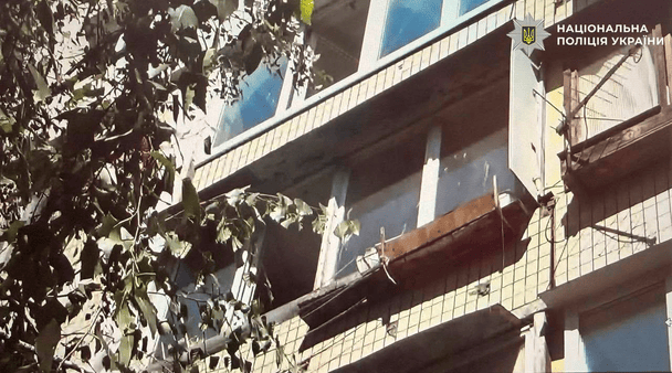 Вікно, з якого викинули собаку Ельзу / © Поліція Києва