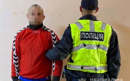 В Киеве двое приятелей навеселе ворвались в полицейский участок