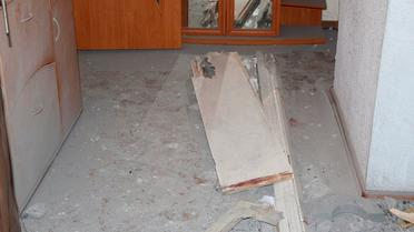 У Торецьку снаряд бойовиків проломив дах житлового будинку_3 / © Военно-гражданская администрация города Торецк \ Facebook