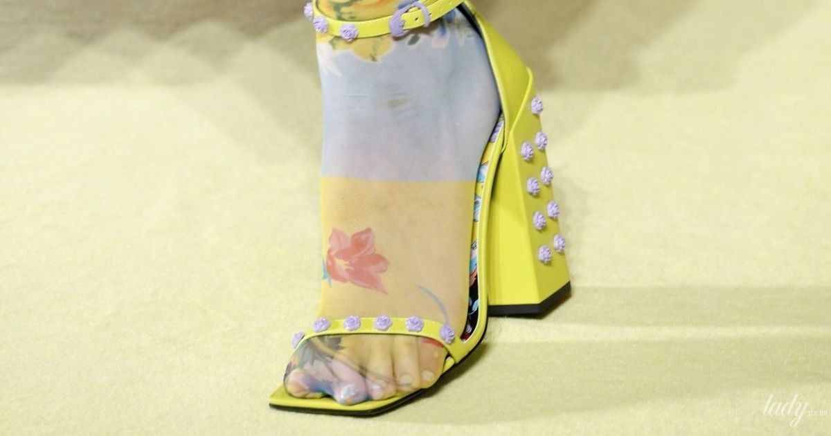 Коллекция Versace прет-а-порте сезона весна-лето 2019