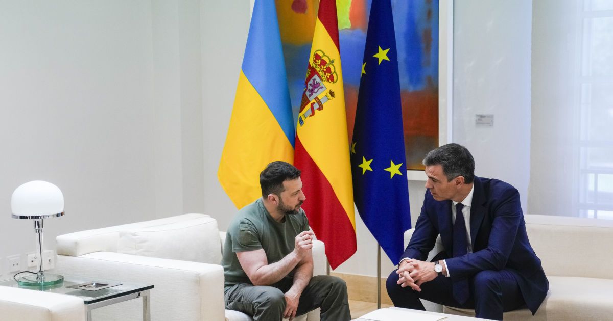 Президент Украины Владимир Зеленский и испанский премьер Педро Санчес
