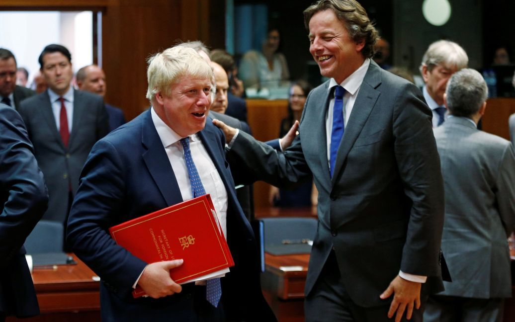 Джонсон і міністр закордонних справ Нідерландів Берт Кундерс / © Reuters