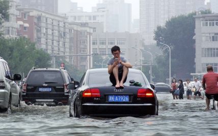 У Китаї кількість жертв масштабних повеней перевалила за півтори сотні