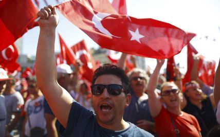 У Туреччинні повернення смертної кари збираються винести на референдум
