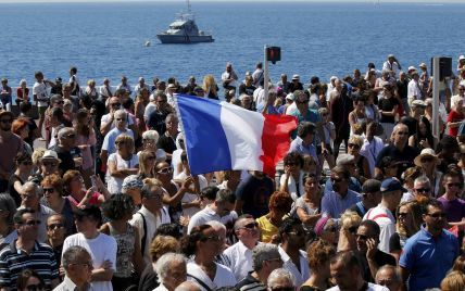 Парламент Франції підтримав продовження режиму НС на півроку