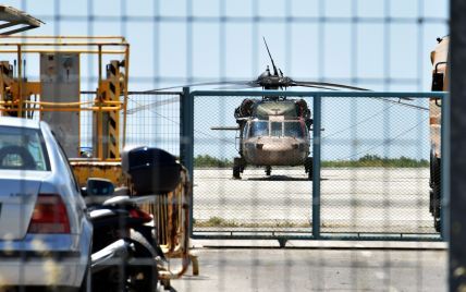 Греція повернула Туреччині вертоліт вісьмох біглих турецьких військових
