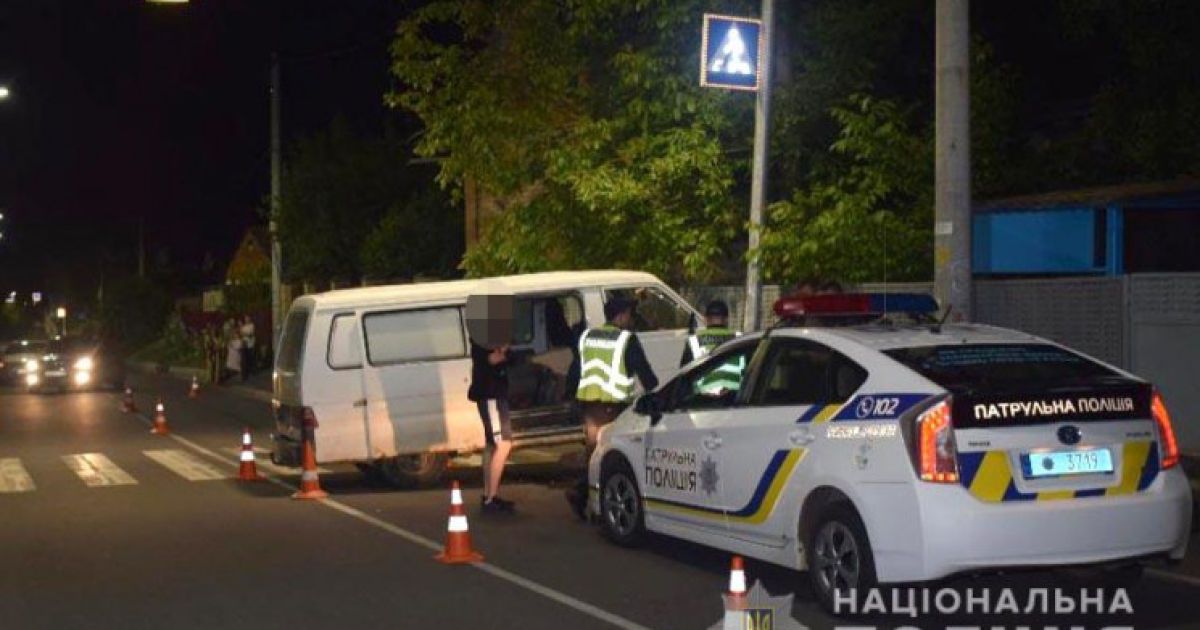 Ховався в лісі: у Вінниці затримали водія, який на тротуарі збив дівчину і втік