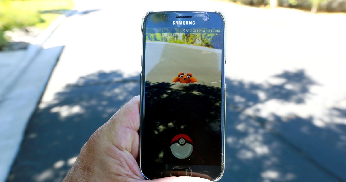 Полювання за пікачу: телеведуча потрапила в ефір прогнозу погоди через Pokemon GO