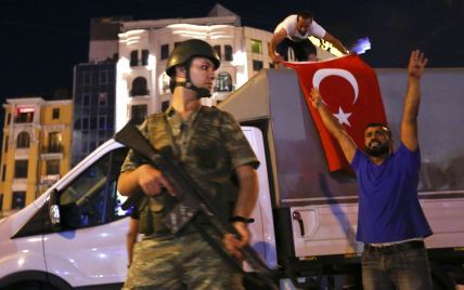 Турецкий политолог рассказал ТСН.ua, почему провалился военный переворот