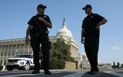 В Вашингтоне возле Капитолия стреляли в полицейских
