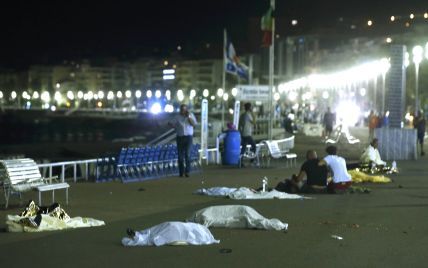 Очевидцы говорят о нескольких террористах в Ницце