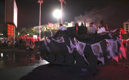 У Туреччині заарештували півтори тисячі військових заколотників