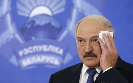 У Лукашенка стверджують, що Порошенко вибачився за інцидент з білоруським літаком