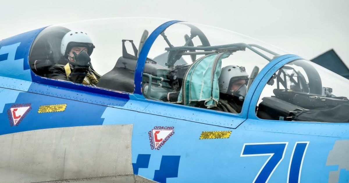 Порошенко випробував Су-27 / © Сайт президента України
