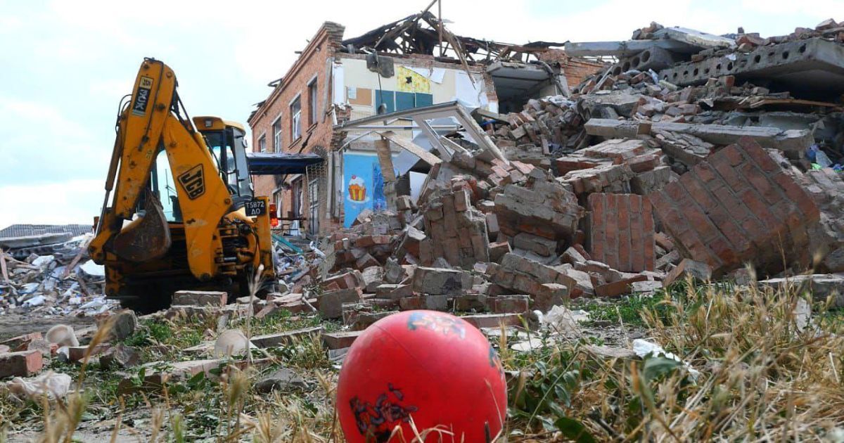 Air strike on Orikhiv / Photo: State Emergency Service of Ukraine