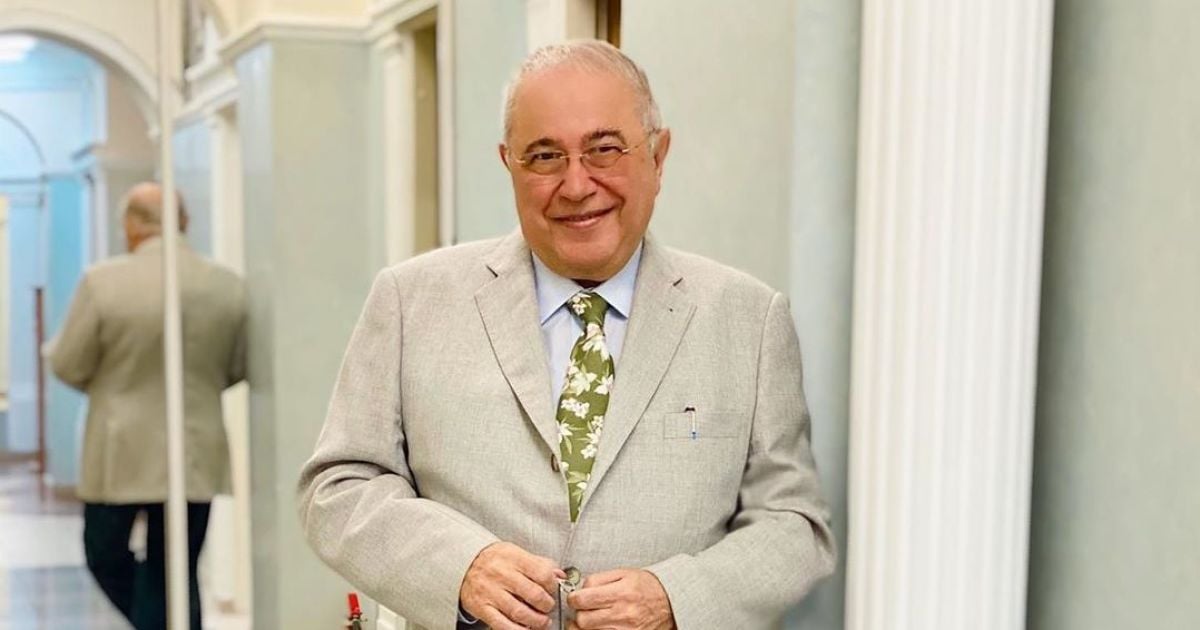75-летний Евгений Петросян впервые показал сына от молодой жены