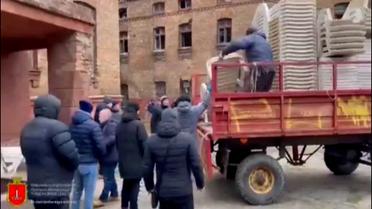 Орендарі міських пляжів Одеси віддали шезлонги та матраци ЗСУ