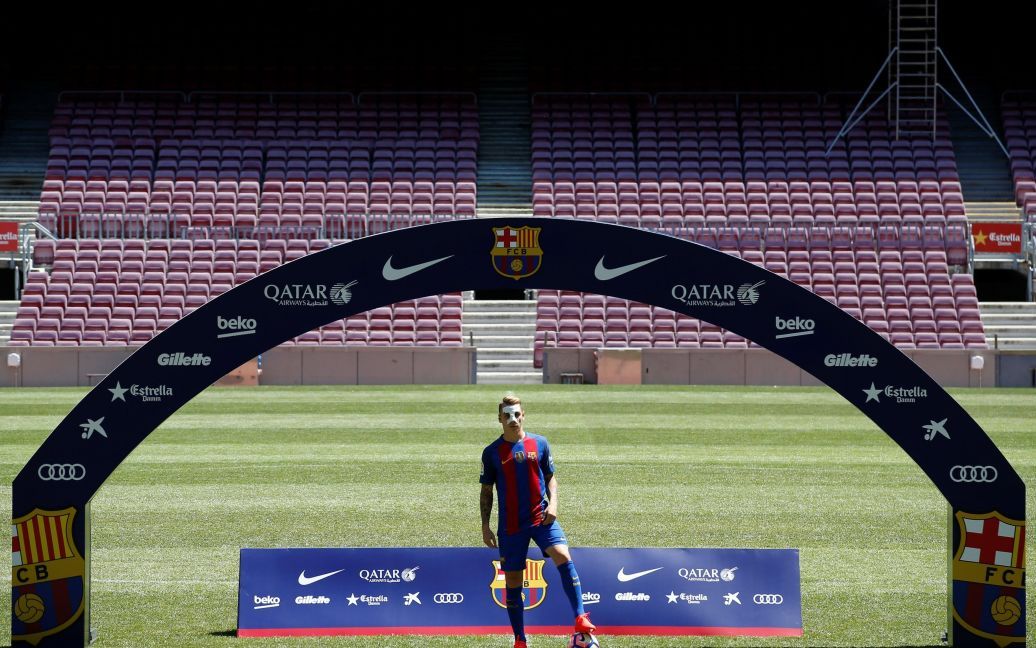 "Барселона" показала новачка - Люка Діня. / © Reuters