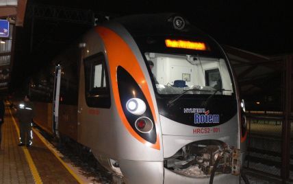 Железнодорожники рассказали о первых проблемах при покупке билетов на новый поезд до Перемышля