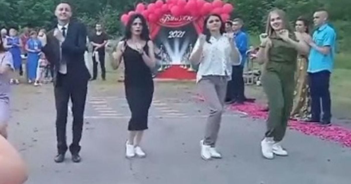 Танцующий учитель из Полтавской области подорвал Сеть (видео)
