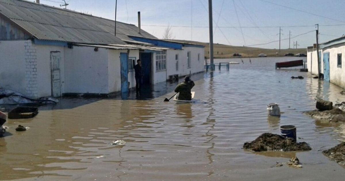 Паводок у Карагандинській області змусив залишити свої будинки більше 4 тисяч людей. / © tengrinews.kz