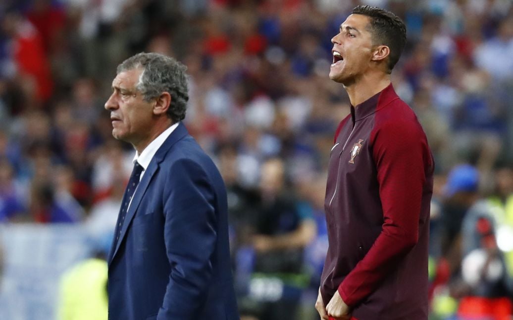 Кріштіану Роналду активно робив підказки партнерам по команді у фіналі Євро-2016. / © Reuters