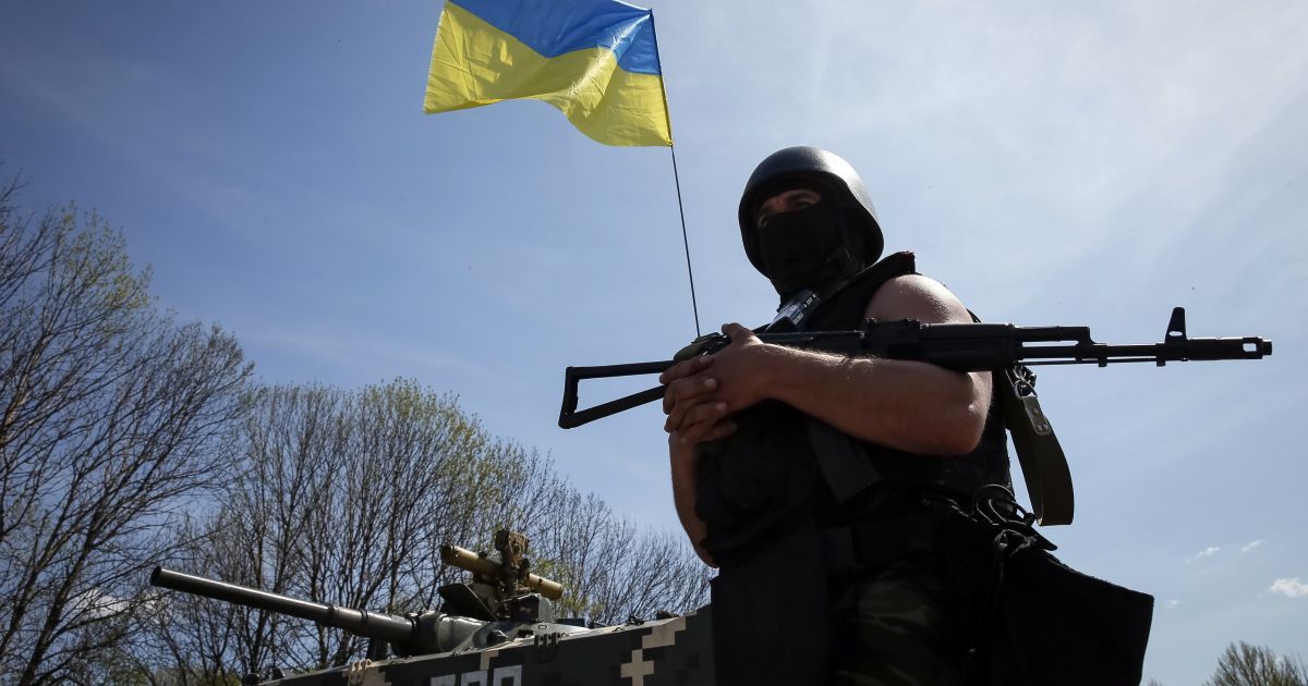На Луганщине подорвалась БМП с военными, погиб командир роты – волонтеры